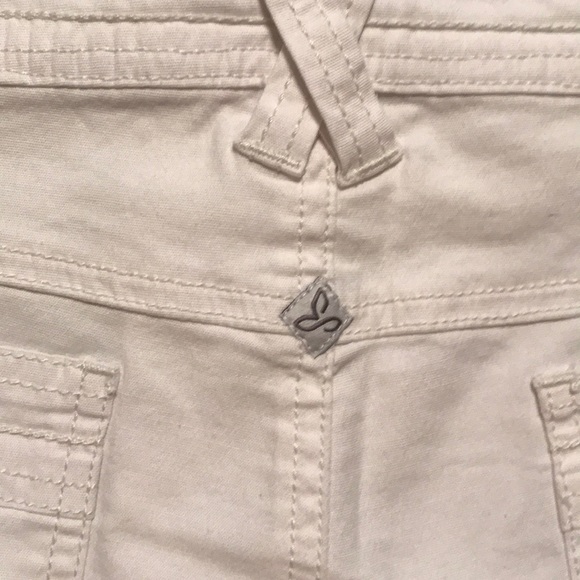 Prana NWT size 10 “Tess” shorts 5” inseam white - Picture 4 of 6